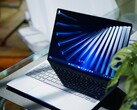 Se supone que el Dell XPS 13 ofrece un rendimiento superior al del MacBook Neo, pero es mucho más caro en algunas regiones.