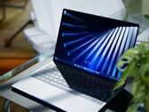 Se supone que el Dell XPS 13 ofrece un rendimiento superior al del MacBook Neo, pero es mucho más caro en algunas regiones.