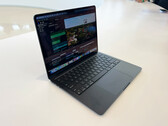 Al nuevo MacBook Air se sumará a principios del año que viene un modelo de 15 pulgadas. (Fuente de la imagen: @Jamesco)