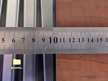 Biseles laterales muy estrechos para unas dimensiones más reducidas