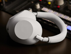 Sony ha vuelto al factor de forma plegable para sus últimos auriculares de la serie WH-1000X. (Fuente de la imagen: Sony)