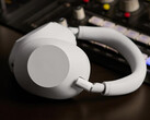 Sony ha vuelto al factor de forma plegable para sus últimos auriculares de la serie WH-1000X. (Fuente de la imagen: Sony)