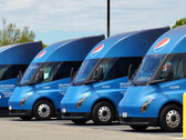 Semis Tesla en Megachargers (imagen: Pepsi)