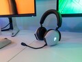 Dell ha presentado los auriculares inalámbricos para juegos Alienware Tri-Mode en el CES 2022 (imagen vía Dell)