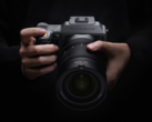 La nueva Hasselblad X2D II 100C (en la imagen) incorpora enfoque asistido por LiDAR y un nuevo iluminador AF que también funciona como indicador del autodisparador. (Fuente de la imagen: Hasselblad)