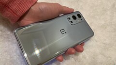 El OnePlus 9 Pro debería llegar el mes que viene junto al OnePlus 9, como mínimo. S(Fuente de la imagen: Dave Lee)