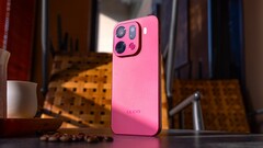 Al parecer, los preciosos Oppo Find X9 y Find X9 Pro de color rojo solo están disponibles a través de importación (Fuente de la imagen: Weibo)