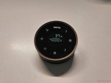 El mando facilita el manejo del BenQ SmartBar Halo 2.