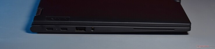 izquierda: 2x Thunderbolt 4, USB A 3.2 Gen 1, audio de 3,5 mm, lector de tarjetas inteligentes