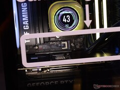 El modelo 9100 Pro también se encuentra en exposición —al menos cuando está instalado—