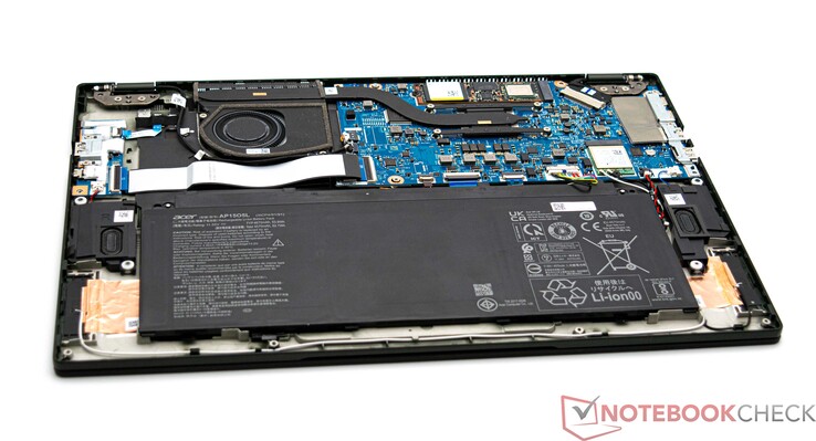 Acer Swift Edge SFE16 sin placa inferior