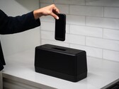 El dispositivo similar a una tostadora de Swippitt recarga la batería del teléfono en dos segundos