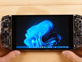 El AYA NEO ejecuta bien Windows 11, incluso con su pantalla de 7 pulgadas, al igual que los dispositivos GPD. (Fuente de la imagen: Taki Udon)