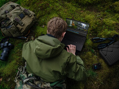 El nuevo Asus ProArt PX13 contiene algunos retoques de diseño respecto al modelo del año pasado. (Fuente de la imagen: Asus)