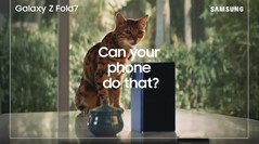 El vídeo teaser de Samsung Galaxy Z Fold 7 lanza una pulla a Apple. (Fuente de la imagen: Samsung | editado por Notebookcheck)