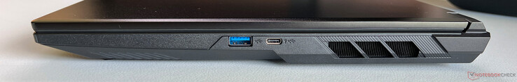 Derecha: USB-A 3.2 Gen.2 (10 GBit/s), USB-C 3.2 Gen.2 (10 GBit/s, DisplayPort 2.1, Power Delivery)