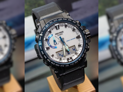 Las imágenes IRL del Casio Pro Trek PRW-61D-2 muestran que el contraste entre la caja negra y la esfera blanca es más nítido de lo que transmitían las imágenes de prensa.