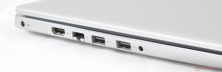 Izquierda: adaptador de CA, HDMI, RJ-45, 2x USB 3.0, audio combinado de 3.5 mm