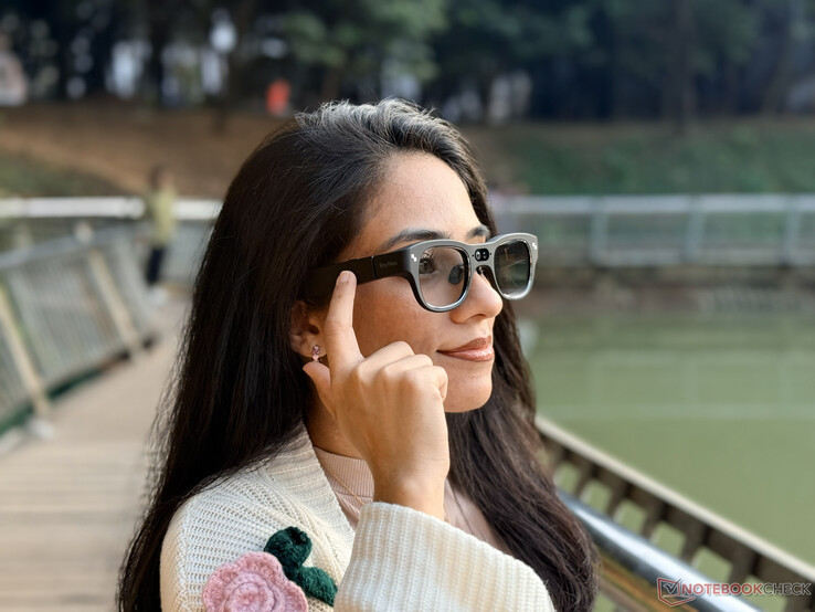 Vista lateral de las gafas AR