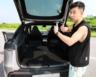Revisión del Tesla Model Y L sobre el espacio para carga y pasajeros. (Fuente de la imagen: GeekLaii/YT)