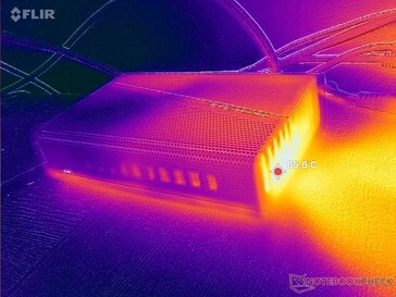El aire frío entra por la izquierda mientras que el calor residual sale por el borde derecho de la estación de acoplamiento