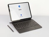 El JingPad A1 tiene una pantalla AMOLED de 11 pulgadas con una resolución nativa de 2.368 x 1.728 píxeles. (Fuente de imagen Jingling)