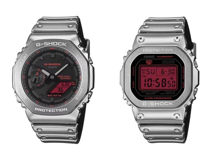 Los relojes Casio G-Shock GM-2100YRA-8A (izquierda) y GM-5600YRA-8 (derecha)
