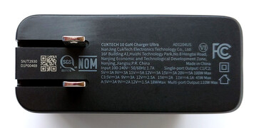 Vista de los lados derecho, superior y frontal.