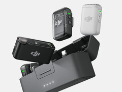 El DJI Mic 3 podría ser el tercer lanzamiento de micrófonos de la compañía en dos años, en la imagen el Mic 2. (Fuente de la imagen: DJI)
