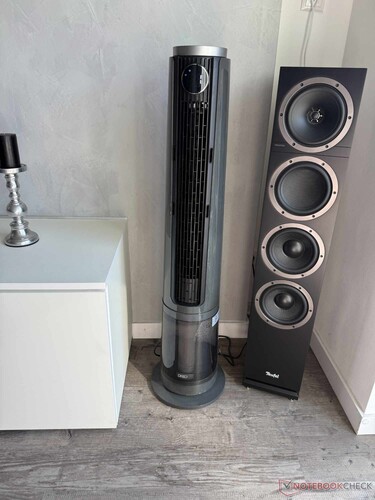 El Dreo TurboCool 765S mide aproximadamente 1,1 m de altura.