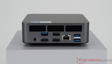 GMKtec NucBox K17 - Conectores traseros