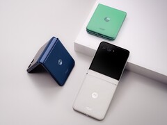 El Motorola Razr tiene una bisagra más robusta y mejor protección contra el polvo. (Fuente de la imagen: Motorola)