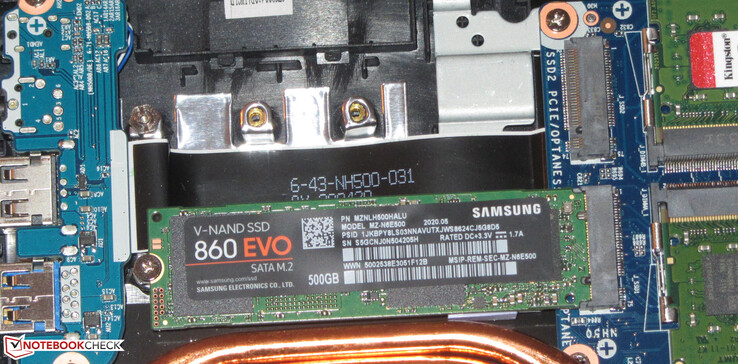 Se pueden instalar dos SSD M.2.
