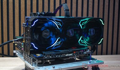 El KFA2 GeForce RTX 4080 Super SG durante la medición del ruido