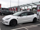 El nuevo Model 3 volvió a subir la apuesta por la eficiencia (imagen: Bjørn Nyland/YouTube)