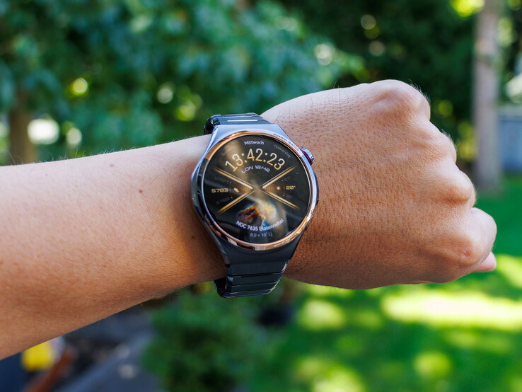 Huawei Watch 6 Pro al aire libre