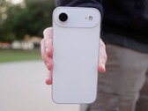 Apple al parecer está reduciendo el coste de las pantallas del iPhone 17 y 17 Air. (Fuente de la imagen: AppleTrack)