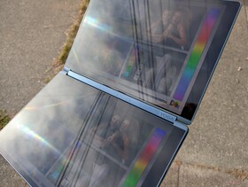 Al aire libre bajo un nublado brillante