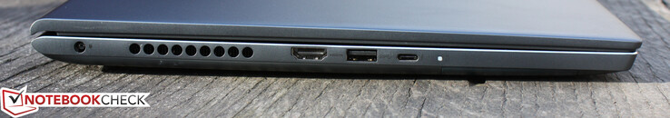 Izquierda: alimentación, HDMI 2.0, USB-A 3.2 Gen 1, USB-C con Thunderbolt 4