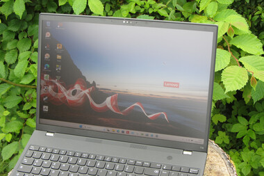 ThinkPad T16 en exteriores