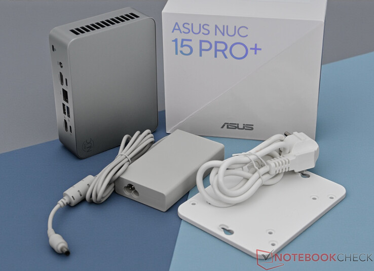 Volumen de suministro del Asus NUC 15 Pro+