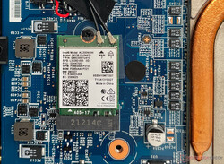 La tarjeta WLAN Intel AX200 es reemplazable por el usuario