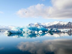 Una foto del lago glaciar Jökulsárlón (Fuente de la imagen: Jeremy Bishop vía Unsplash; recortada)
