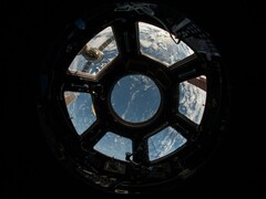 Una imagen que muestra la cúpula del interior de la ISS.