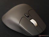 Keychron M6 8K vista frontal derecha. 