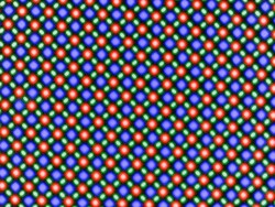 La pantalla OLED se basa en una matriz de subpíxeles RG/BG formada por un diodo emisor de luz rojo, uno azul y uno verde cada uno
