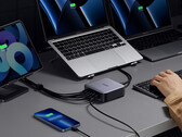 El cargador UGREEN Nexode 200 W puede alimentar hasta seis dispositivos. (Fuente de la imagen: UGREEN)