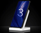 Poco F7 Ultra se convierte en el primer teléfono de la marca Poco en recibir la actualización HyperOS 3. En la imagen: el teléfono en un cargador inalámbrico. (Fuente de la imagen: Xiaomi - editado)