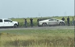 Todos hemos estado allí, con las manos en las caderas, mirando con consternación un automóvil que ya no va más. (Fuente de la imagen: Twitter)