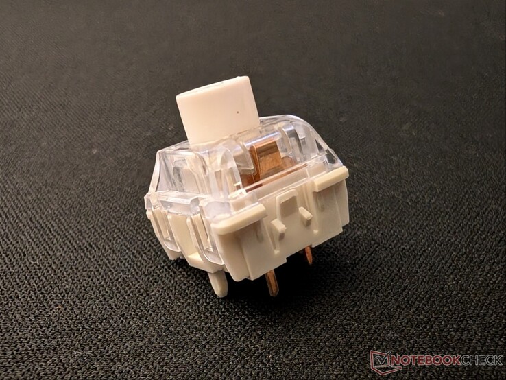 Primer plano del interruptor Nexus con la lámina metálica.